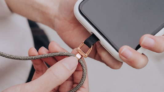 LEXFUN Power Sling 可調式充電線手機背帶 (USB-C/Lightning)